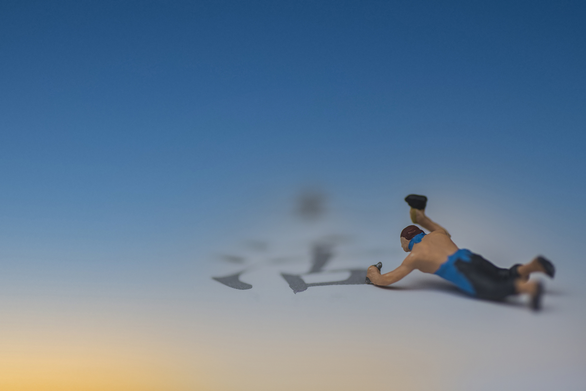 人类可以靠踩自己脚上天吗？ - 科学解释