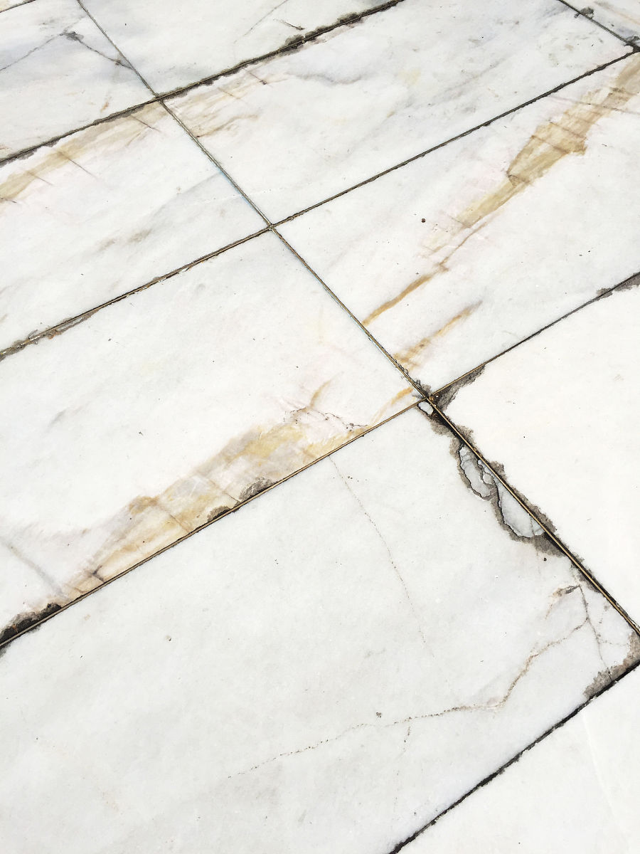 大理石纹地板：美观耐用，价格亲民