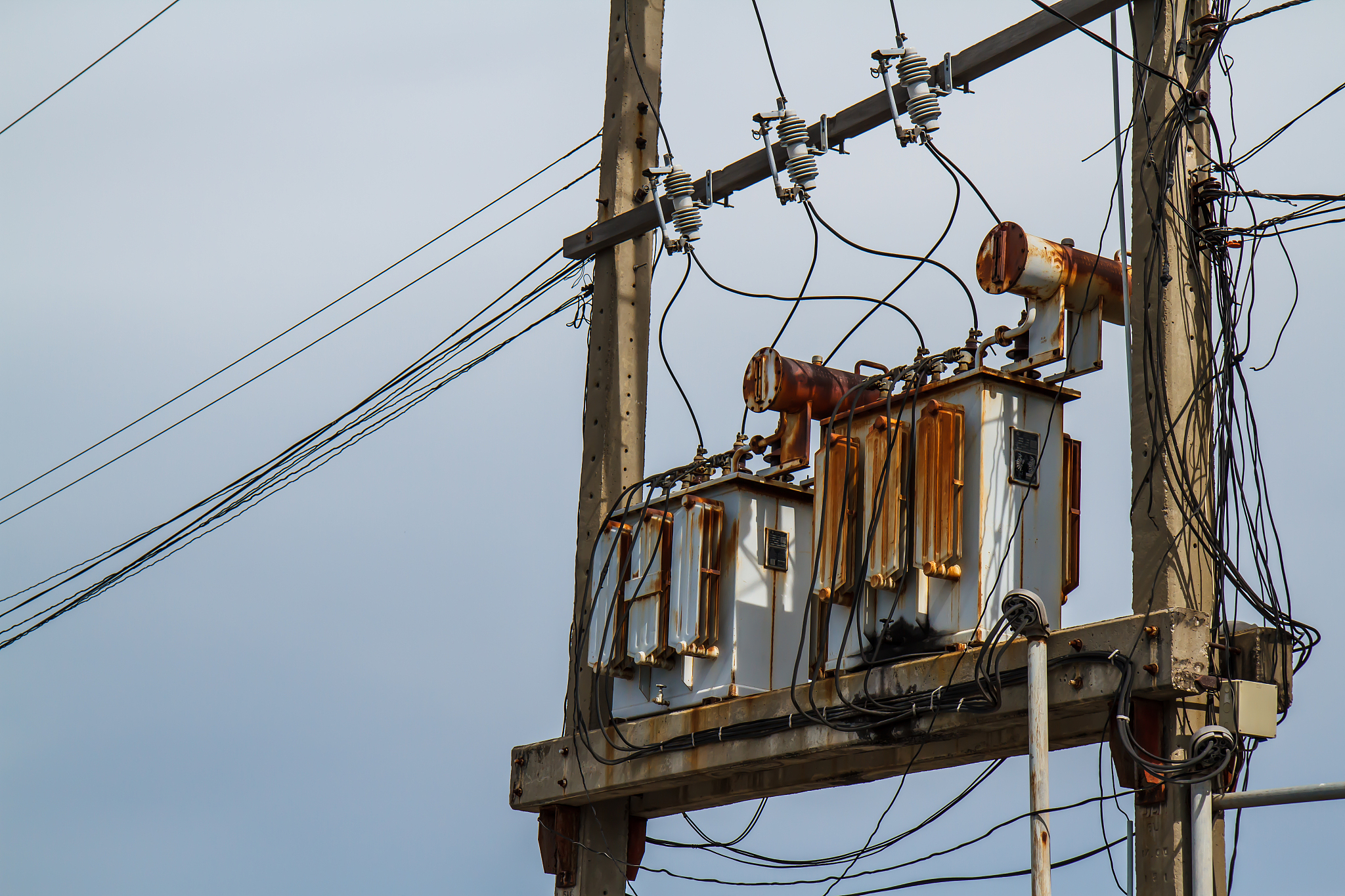 油田电气合理选择变压器容量和型号节能1000字