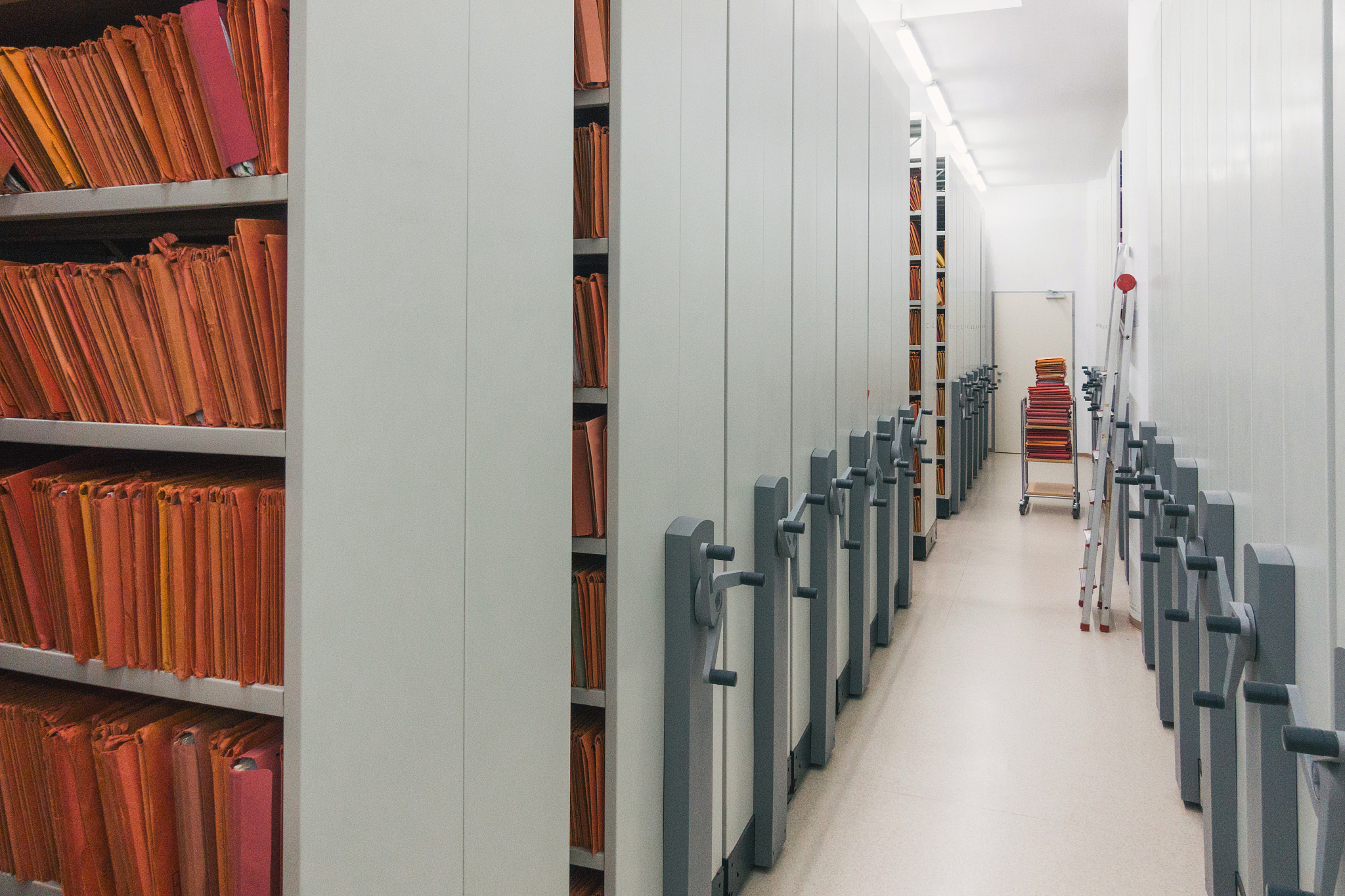 汉中档案整理服务公司 - 专业档案管理解决方案