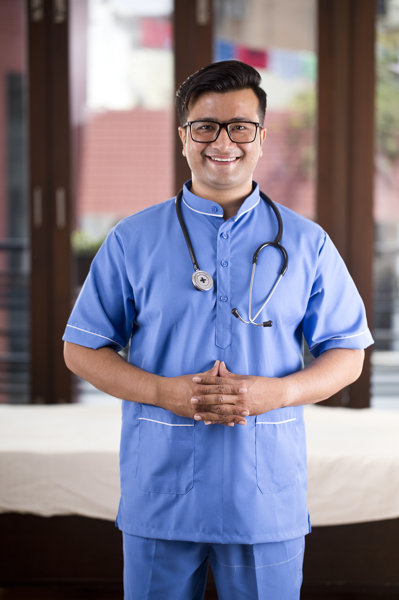 男生可以报考贵州省五年制大专高级护理专业吗？