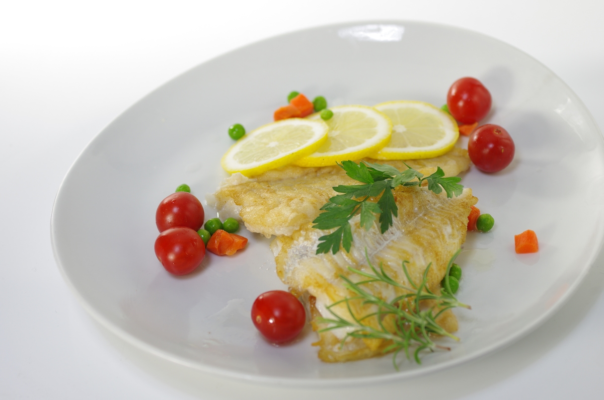 Pan Fried Golden Threadfin Bream with Lemon Juice - Easy Recipe