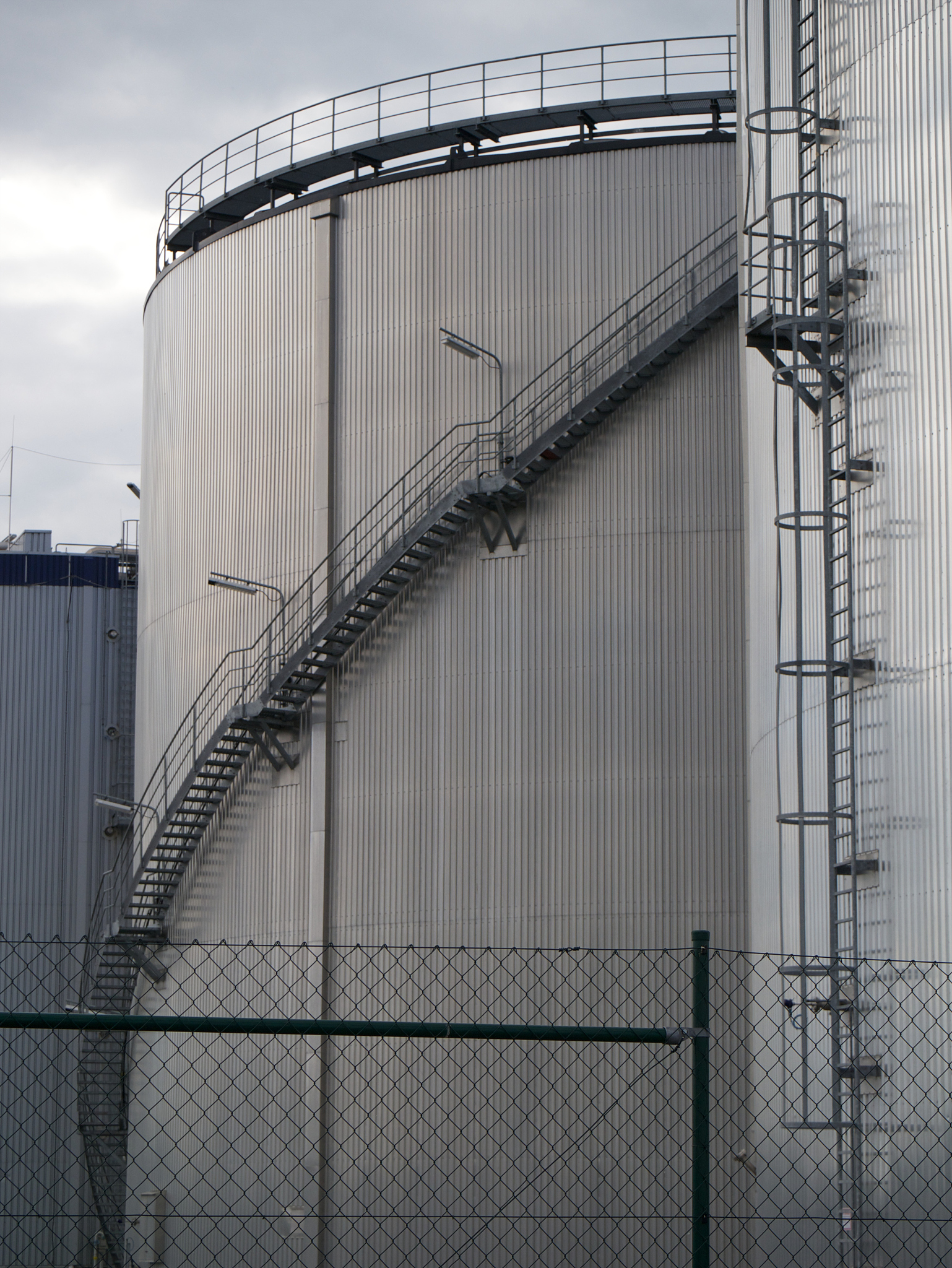 冷却塔现场选型指南：步骤、因素及注意事项