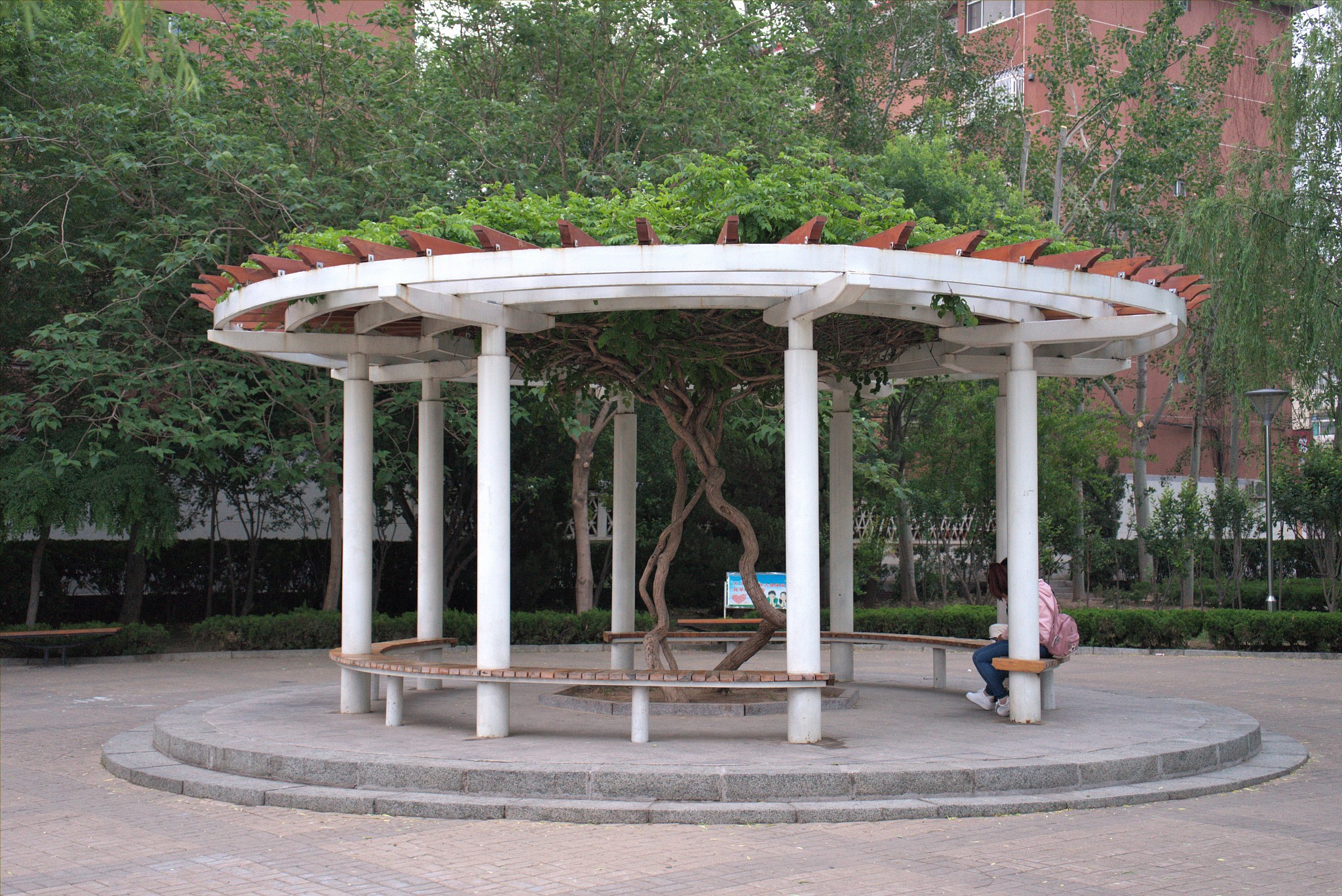 铝合金凉亭：坚固耐用、防腐蚀、抗风能力强