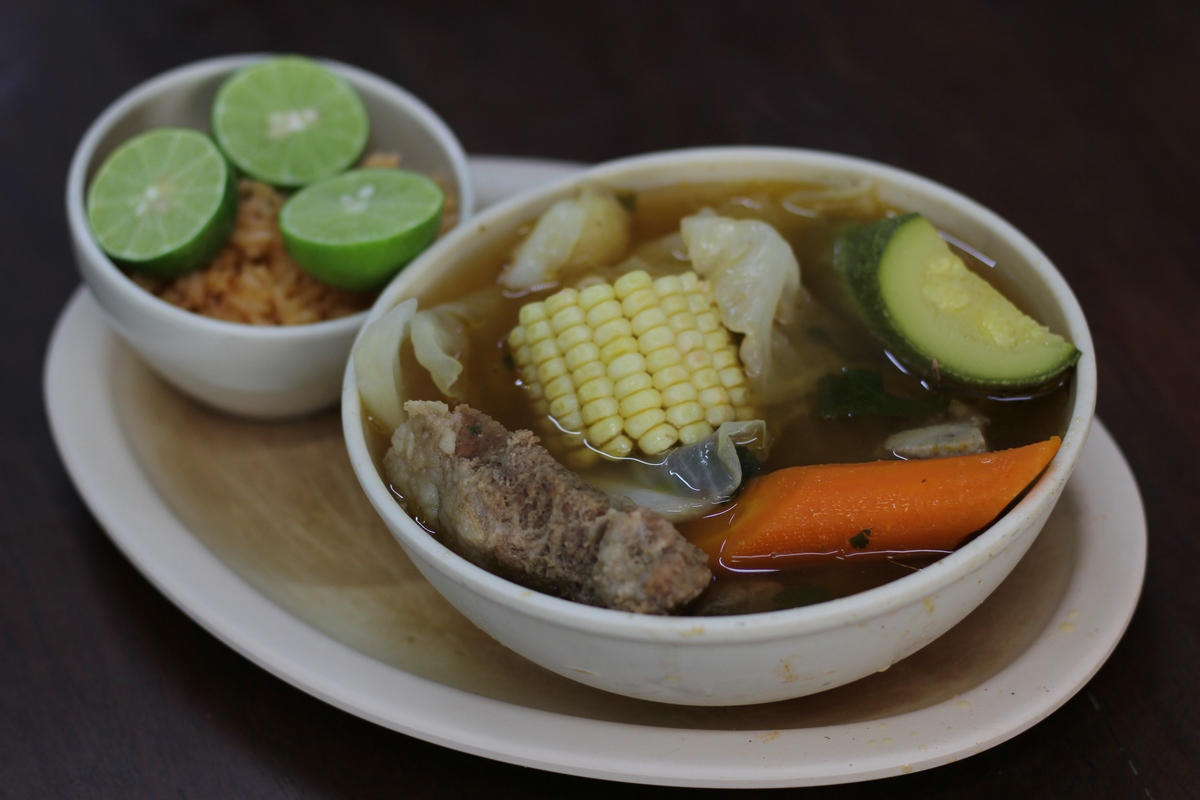 味增汤 - 传统中国菜肴，营养丰富，美味可口