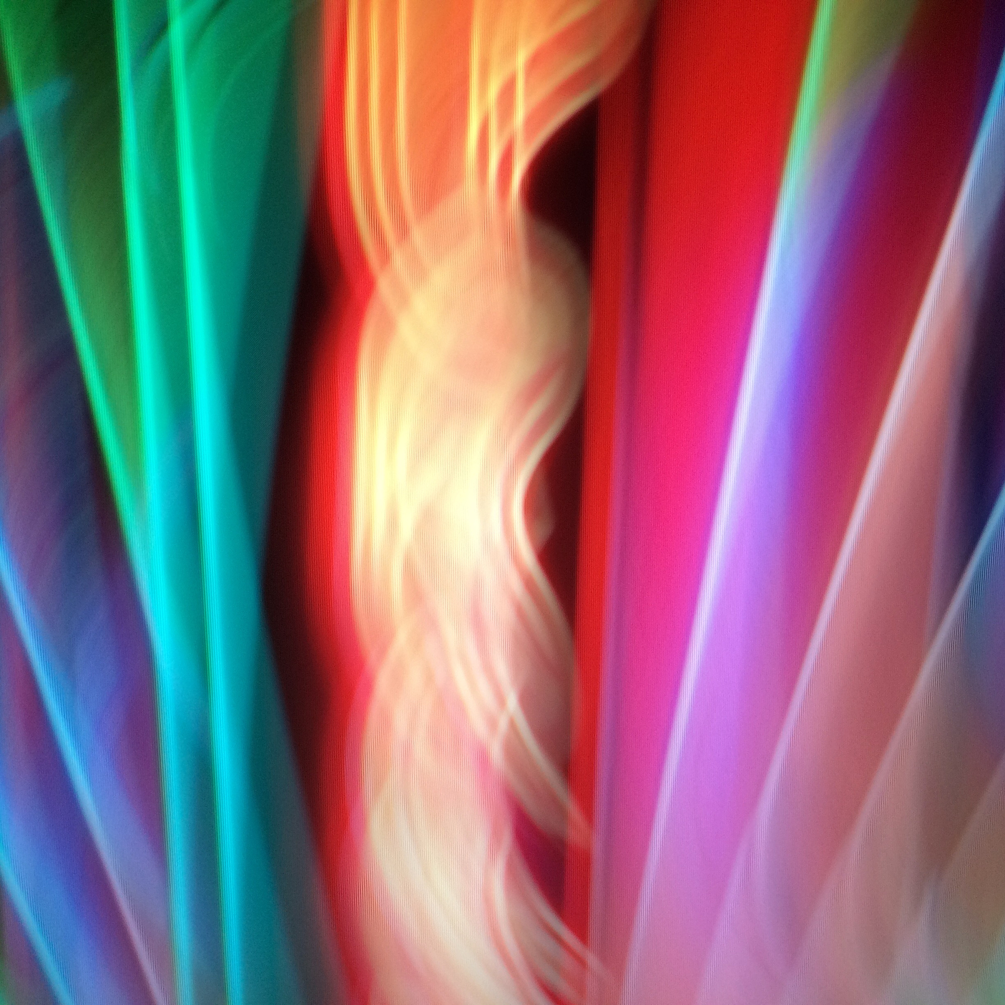 电热致发光纤维：未来纺织行业的智能变革