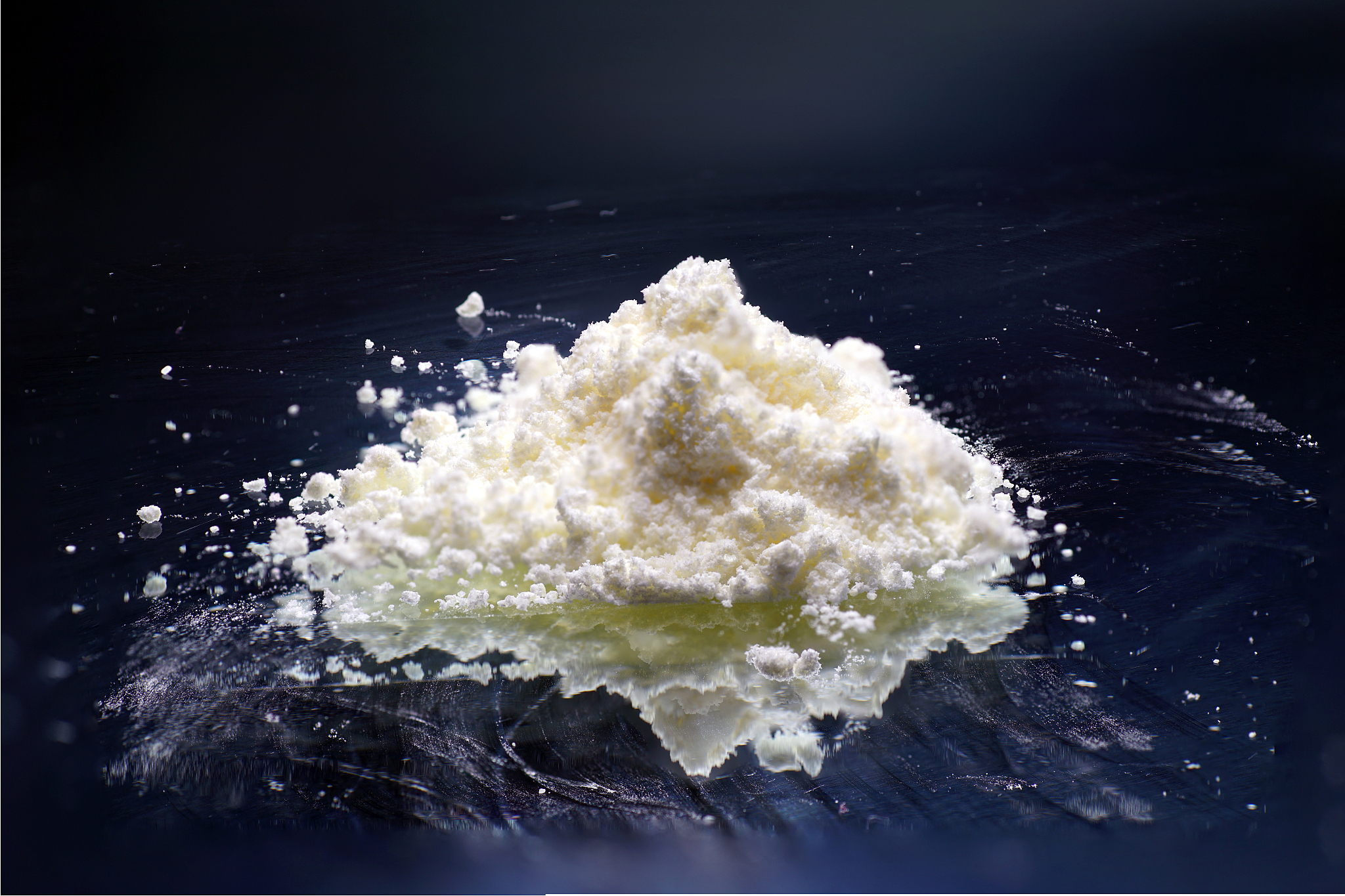 请将下文翻译为英文： 混合好的粉末的形貌