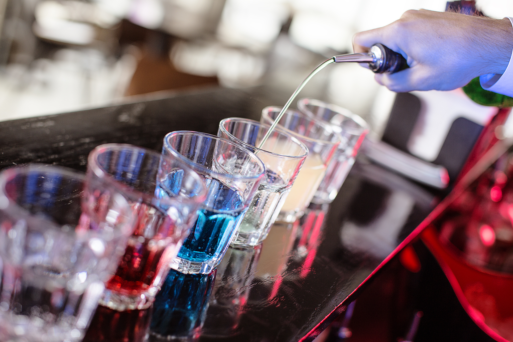 鸡尾酒疗法：什么是鸡尾酒疗法？常见应用及注意事项