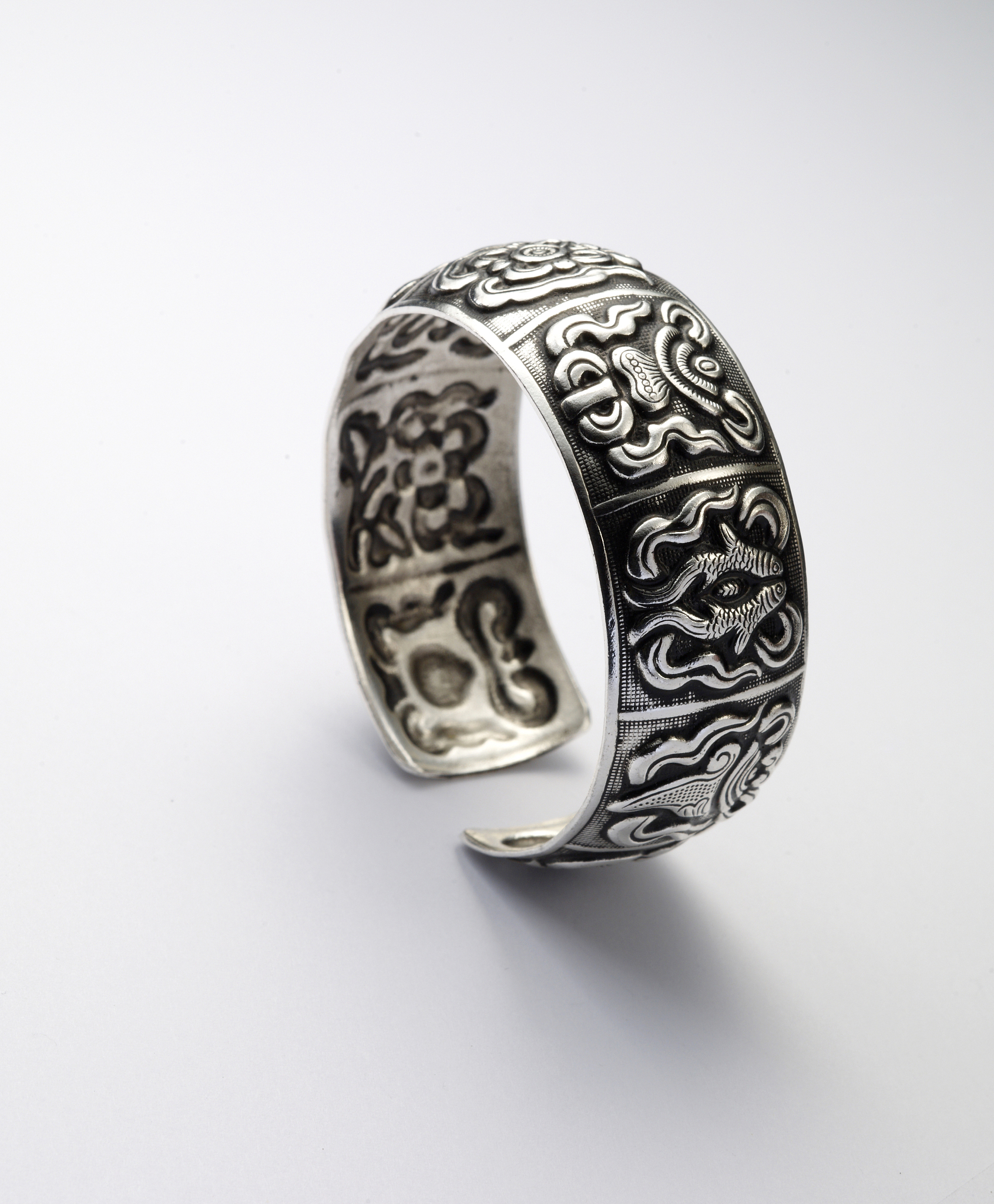 银手镯是什么意思 戴银手镯三大禁忌