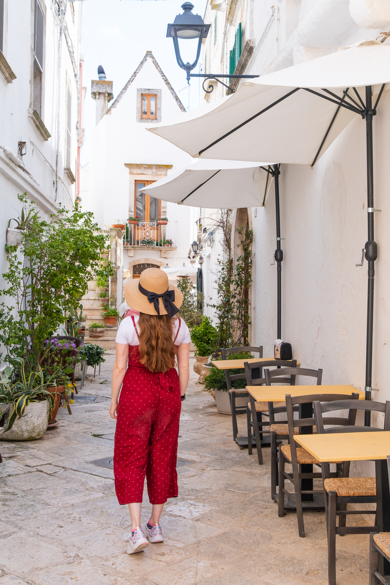 扮演一名旅游博主写篇500字 在平淡里寻找一些小美好。的短视频治愈文案