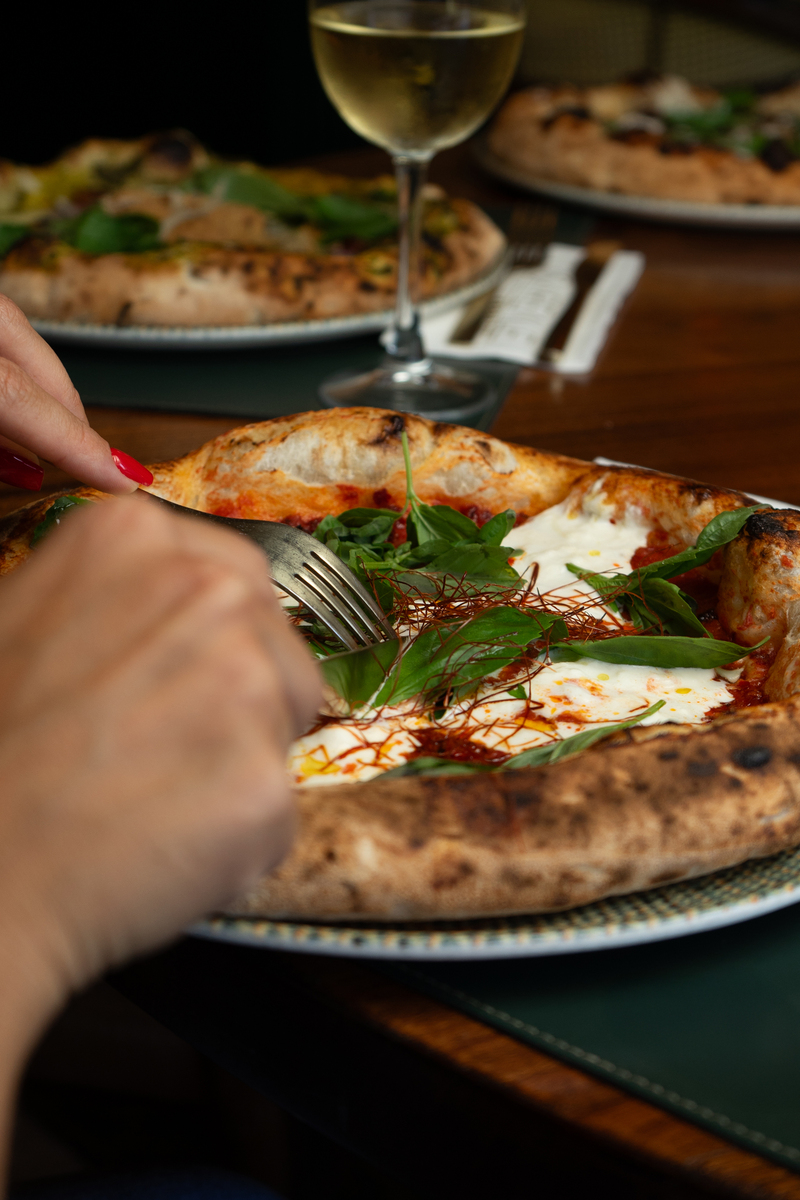 My dinner was good we are lahmacun with friends这是什么意思