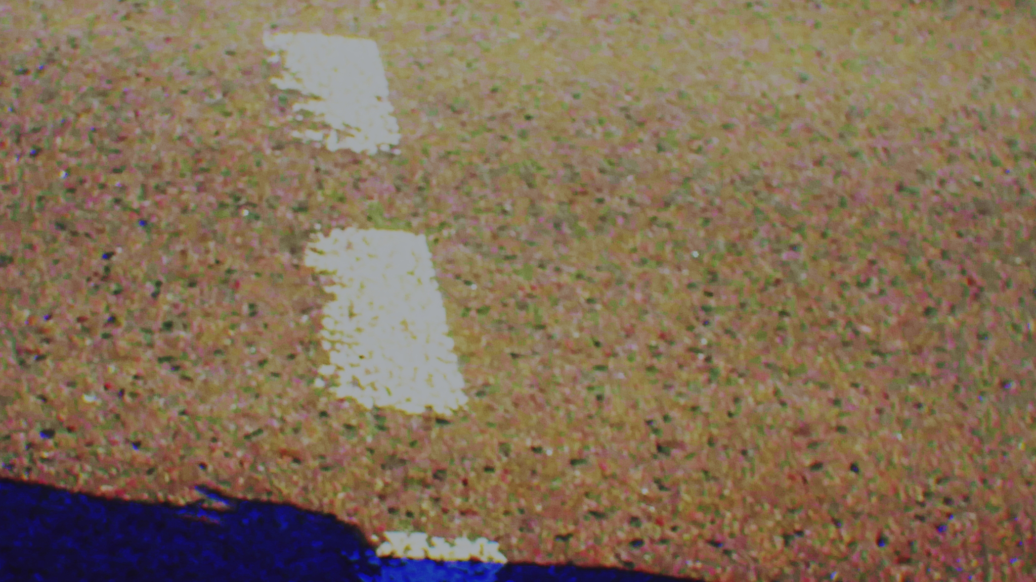 请以《那盏灯温暖了我的视线》为题写一篇600字左右的记叙文要求语气尽量偏向初中学生