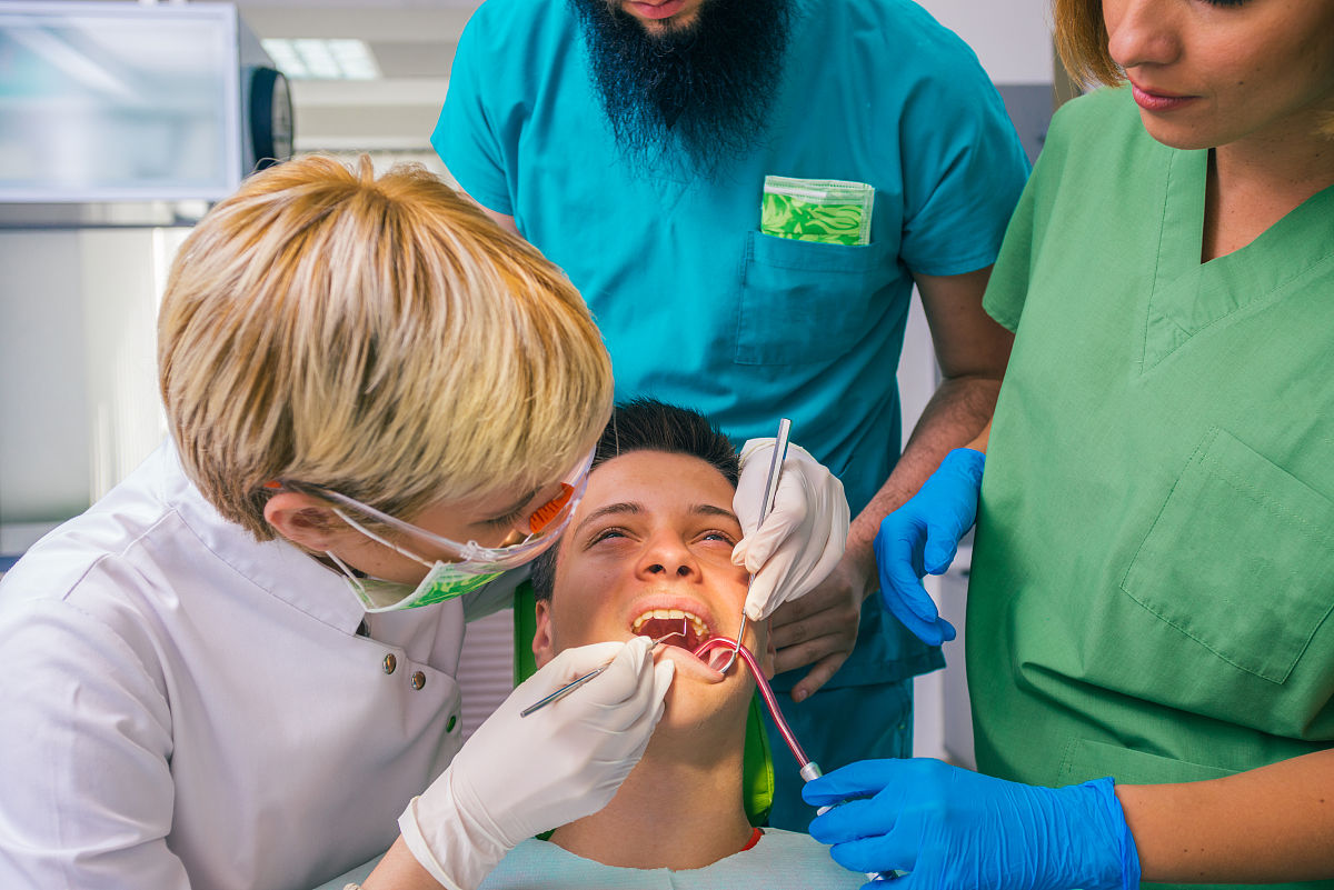 红十字卫校口腔修复工艺专业介绍