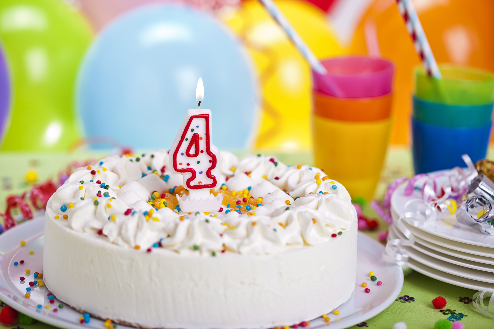 4周岁生日蛋糕蜡烛：应该拿几个？