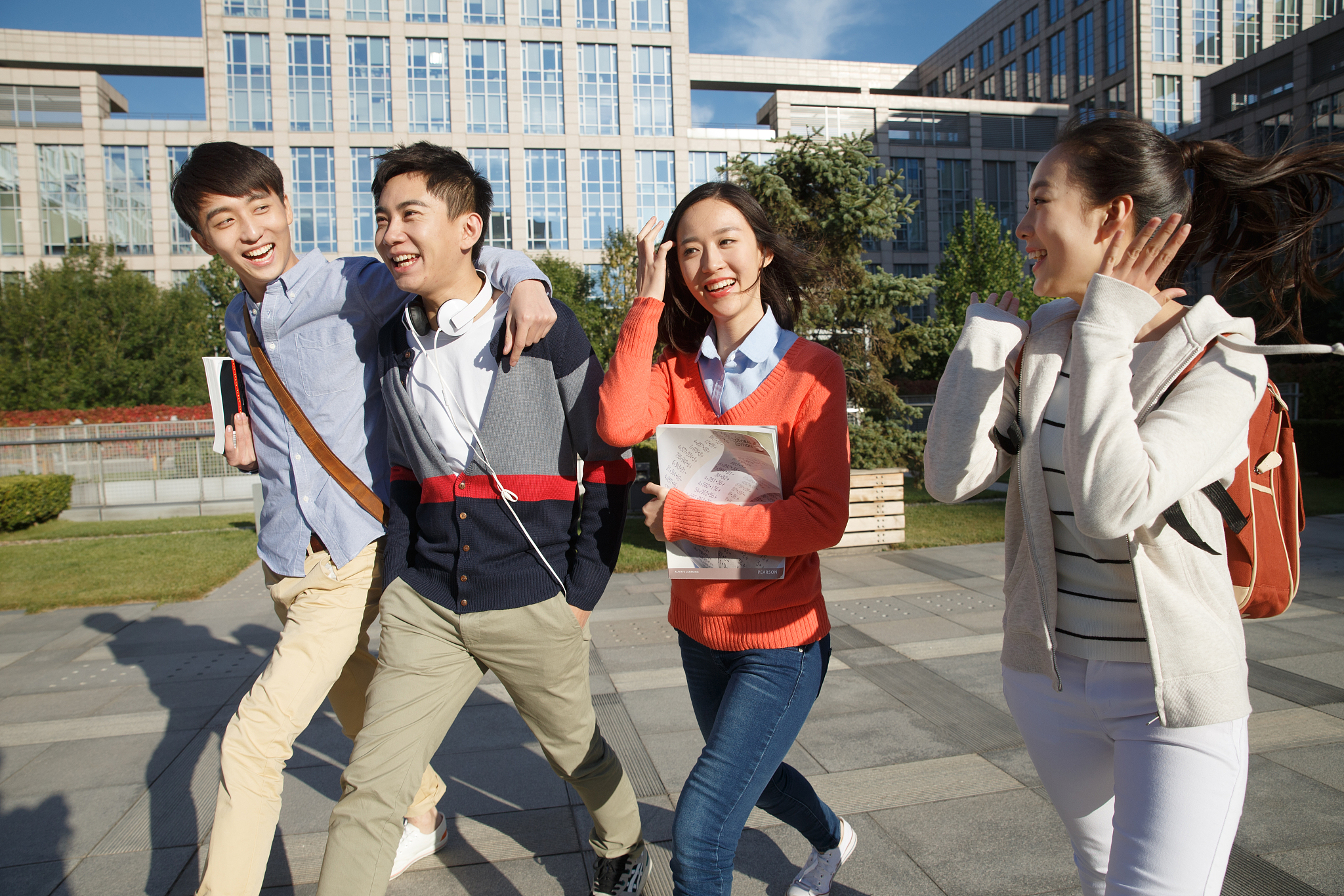 校园里的大学生
