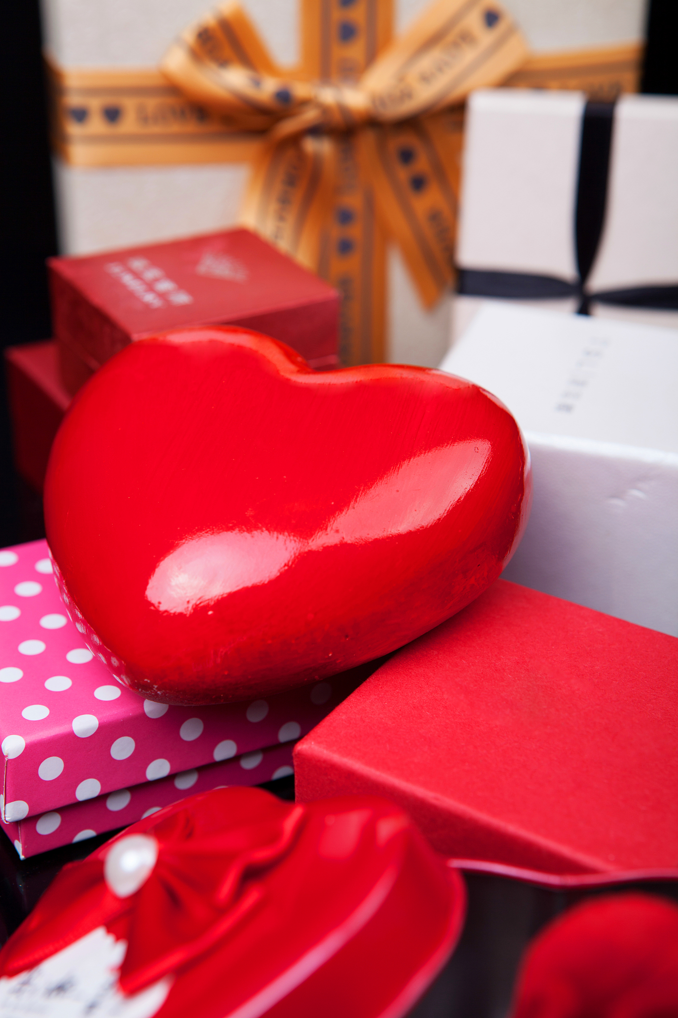 请650字的博客文章主题是：情人节礼物送女友什么合适