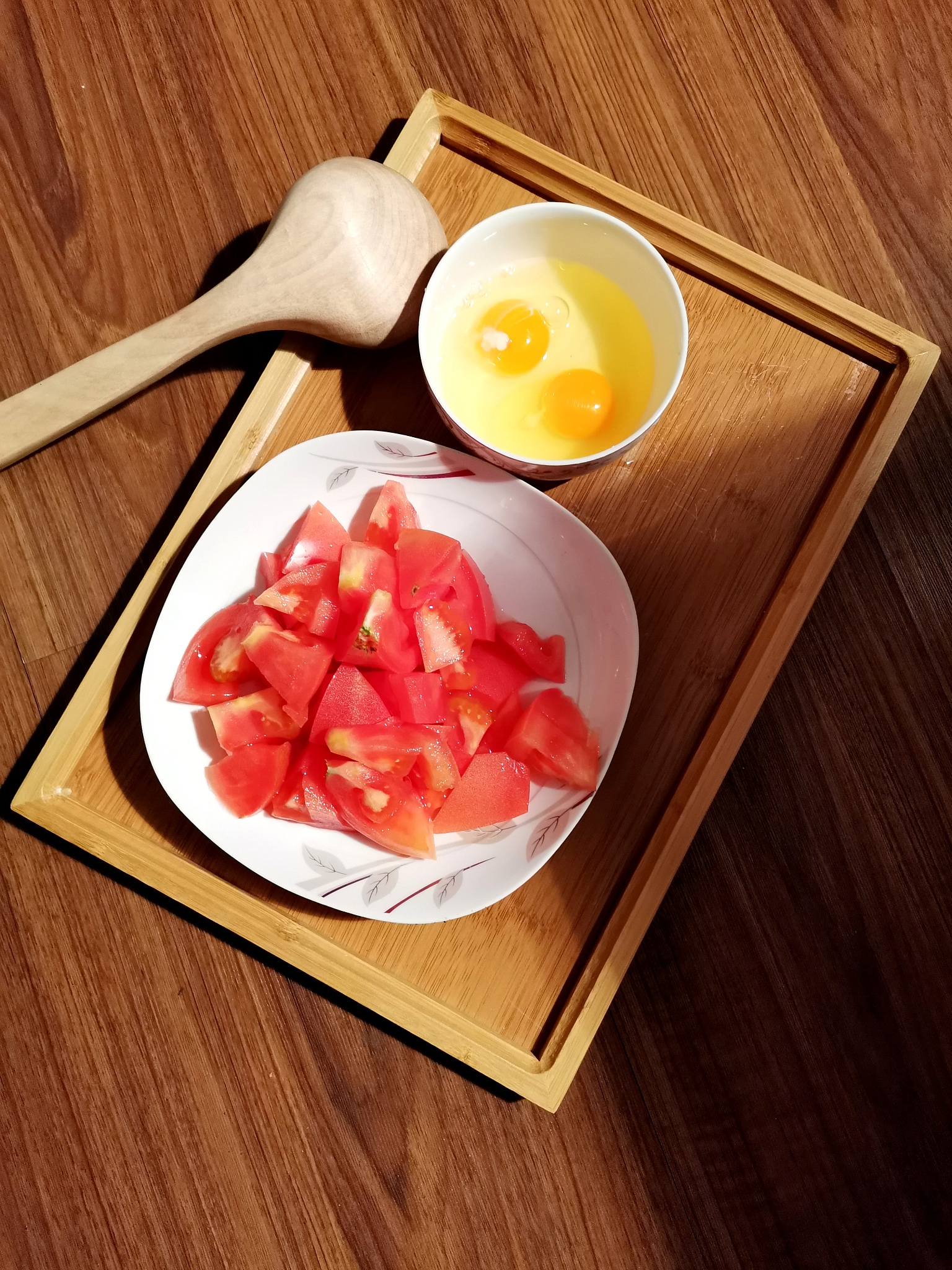 番茄炒蛋的终极挑战：11个番茄、111只鸡蛋、11111次翻炒！