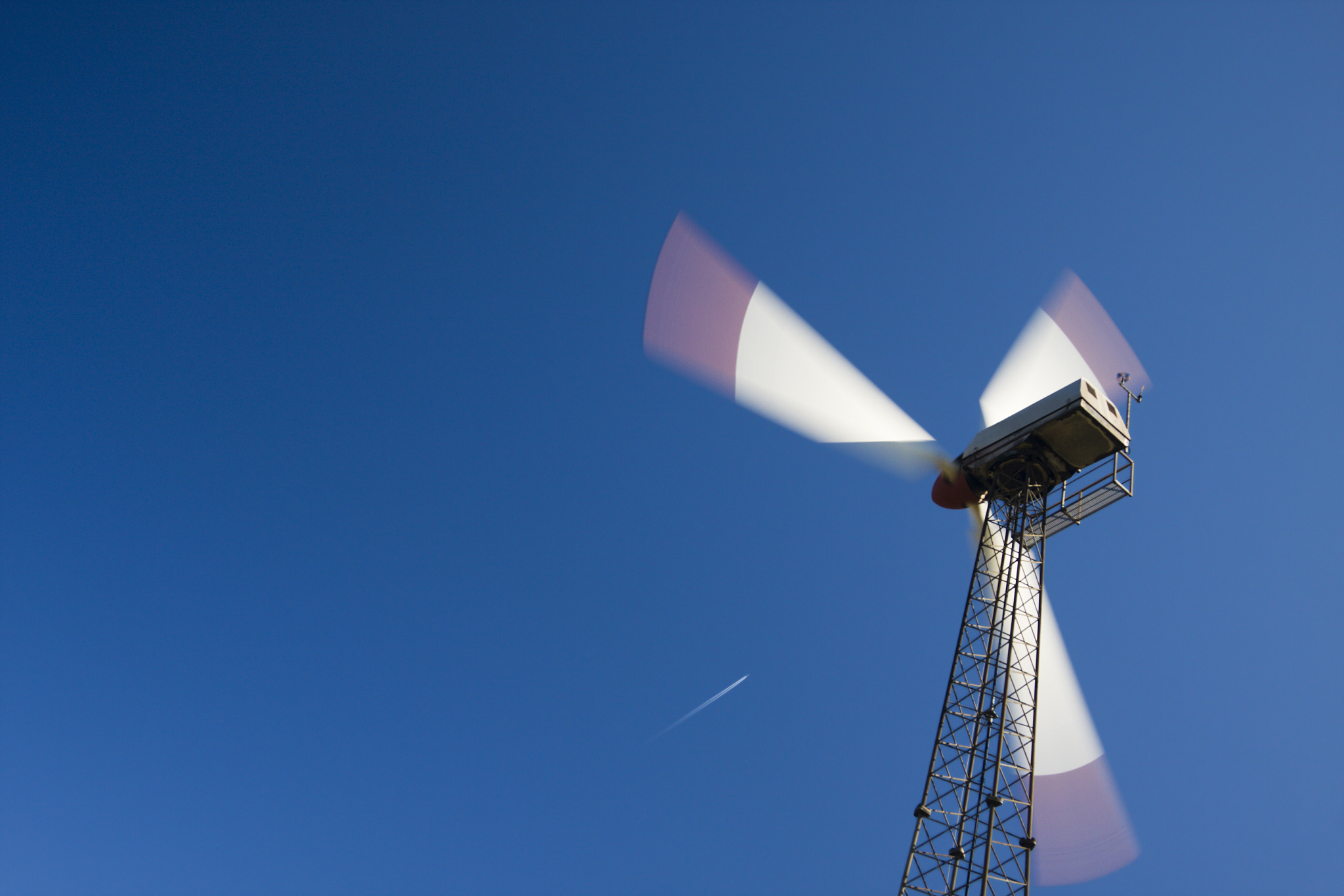 wind turbine, motion blur, polarized sky, alternative energy, cl
