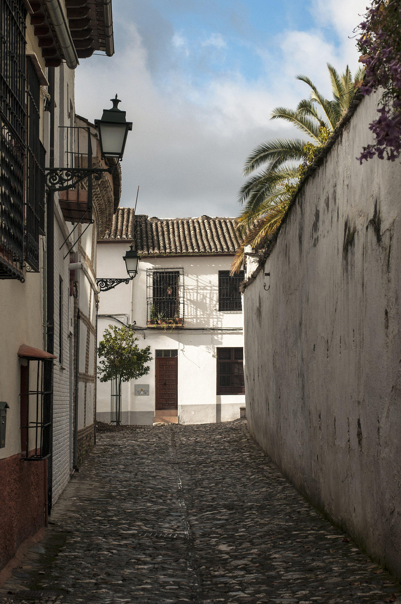 alley in albaicin