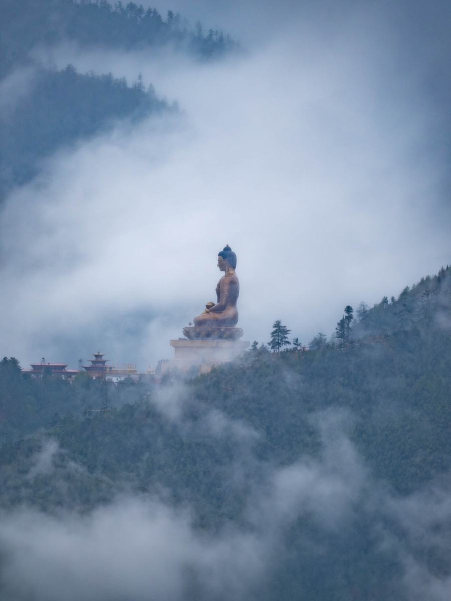 武当山金顶之旅，感受自然力量，找回内心平静