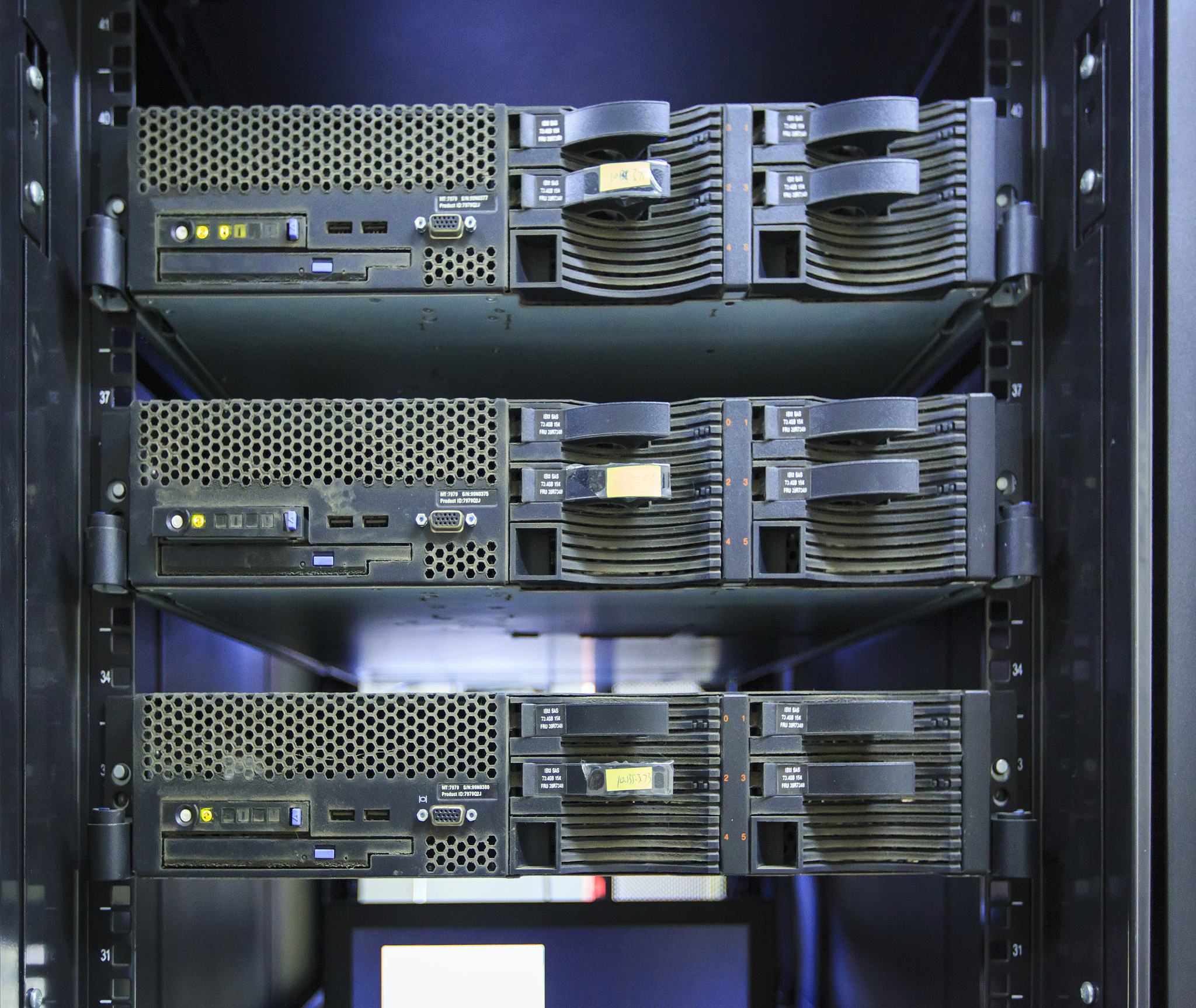 清华同方 服务器 超强TL621-V3龙芯 双路2颗 3B4000四核18GHz32G240G+2T HDD550W22U介绍一下