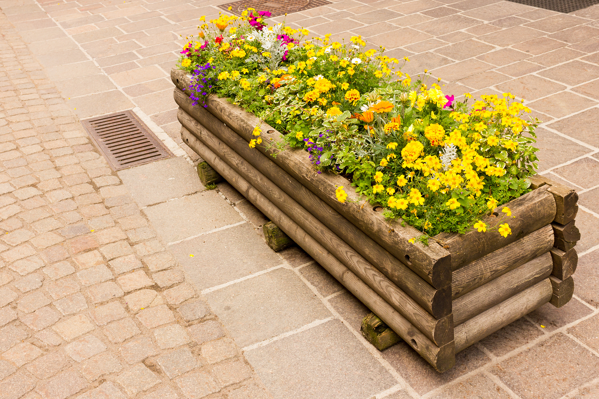 木质花箱生产源头厂家直销防腐防水防晒的特点让您用的无忧