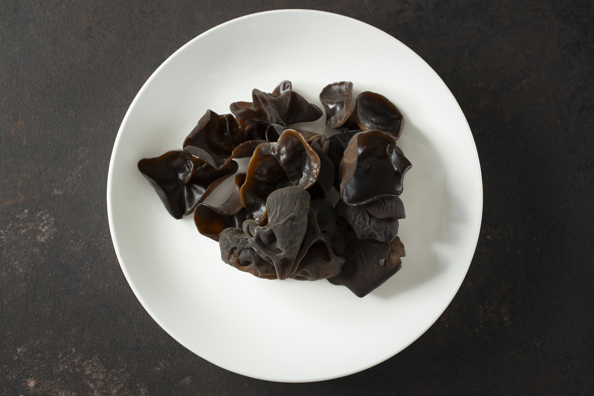 警惕！这种黑木耳有毒，别再吃了！