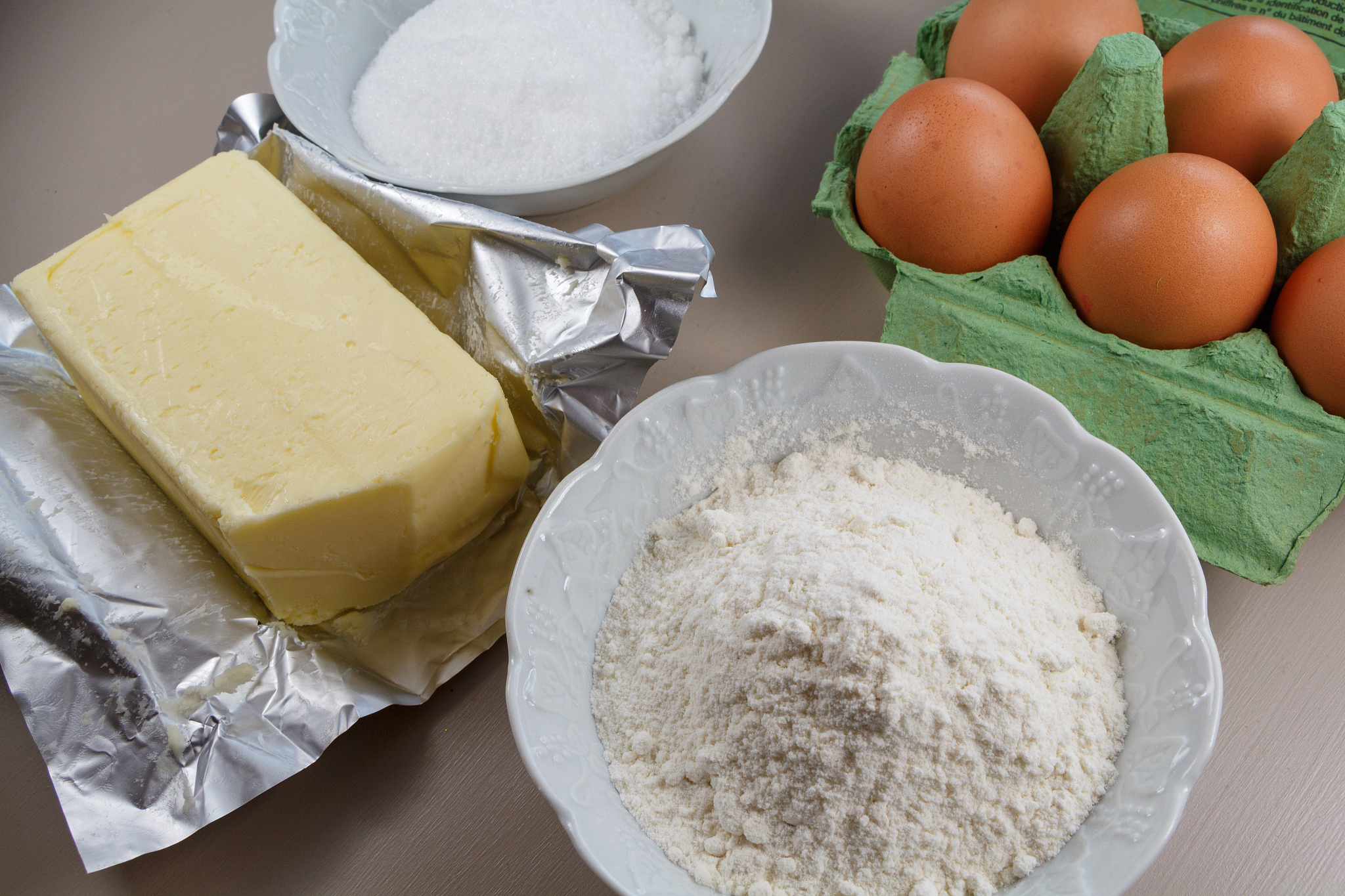 泡打粉与酵母粉有何区别200字左右详细描述一下