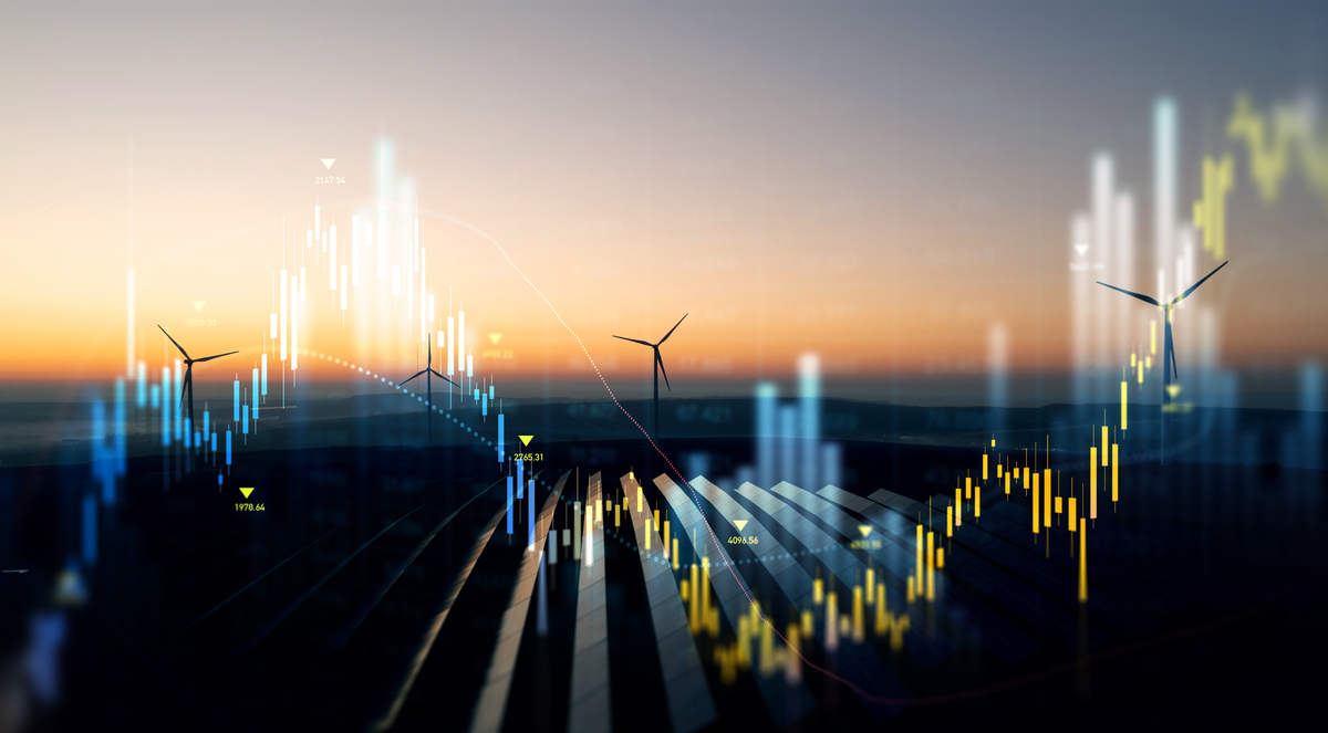 淮河能源公司应该在未来注重成本控制和财务优化同时积极寻求业务拓展和投资机会以提升企业盈利能力实现可持续发展。为了实现这一目标公司需要进一步优化管理和运营提高利润质量和资产利用效率严格控制营业成本加强资产管理提高资产的使用效率以提高企业的盈利能力。在市场竞争方面淮河能源公司需要加强自身的产品质量和服务水平提高效率降低成本增强市场竞争力。同时公司需要积极开拓新的市场增加销售渠道提高市场占有率从而增加收