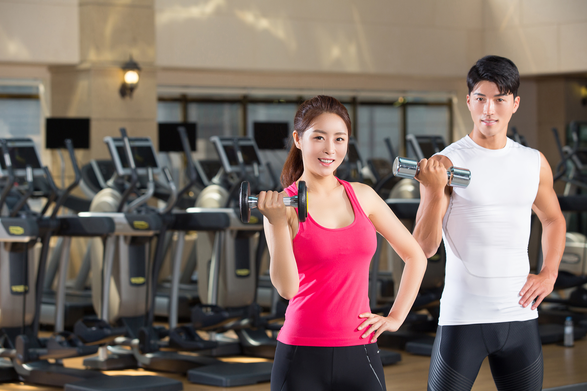 作为品牌视觉设计师你所设计的品牌是关于保健品的有益生菌、鱼油胶囊、目标受众是30到50岁的人群色彩以蓝色、绿色为主品牌来自加拿大需要突出进口品牌、天然、科技研发、维护身体健康。请你向提供一份详细的视觉方向提案