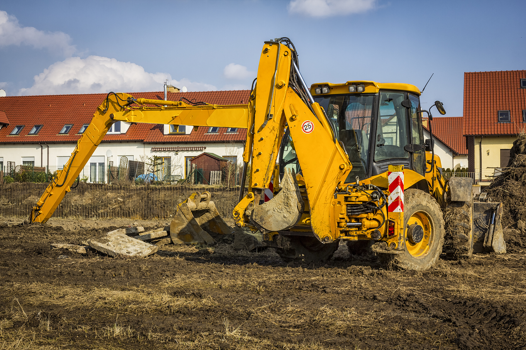 唐山九洲挖掘机装载机学校设有哪些专业？