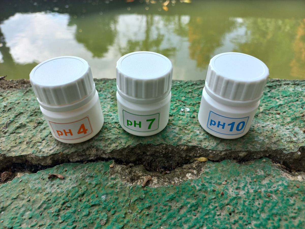 钙指示剂和铬黑T指示剂是怎么分散的？为何不配成溶液