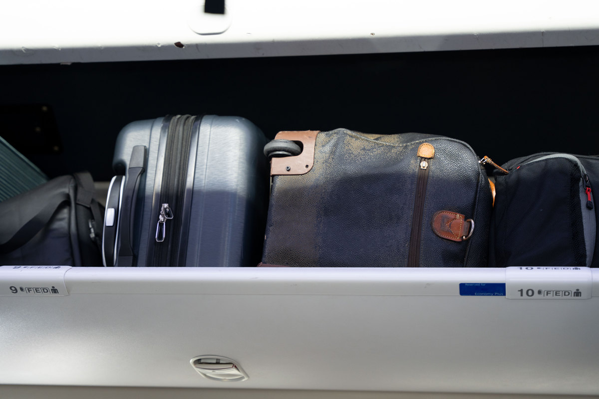 为什么民航局规定手提行李不能超过20寸而部分飞机只能手提15寸的行李箱