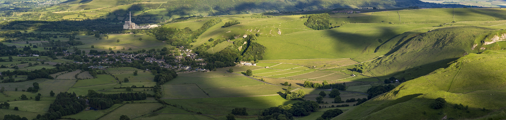 the village of castleton, derbyshire, england