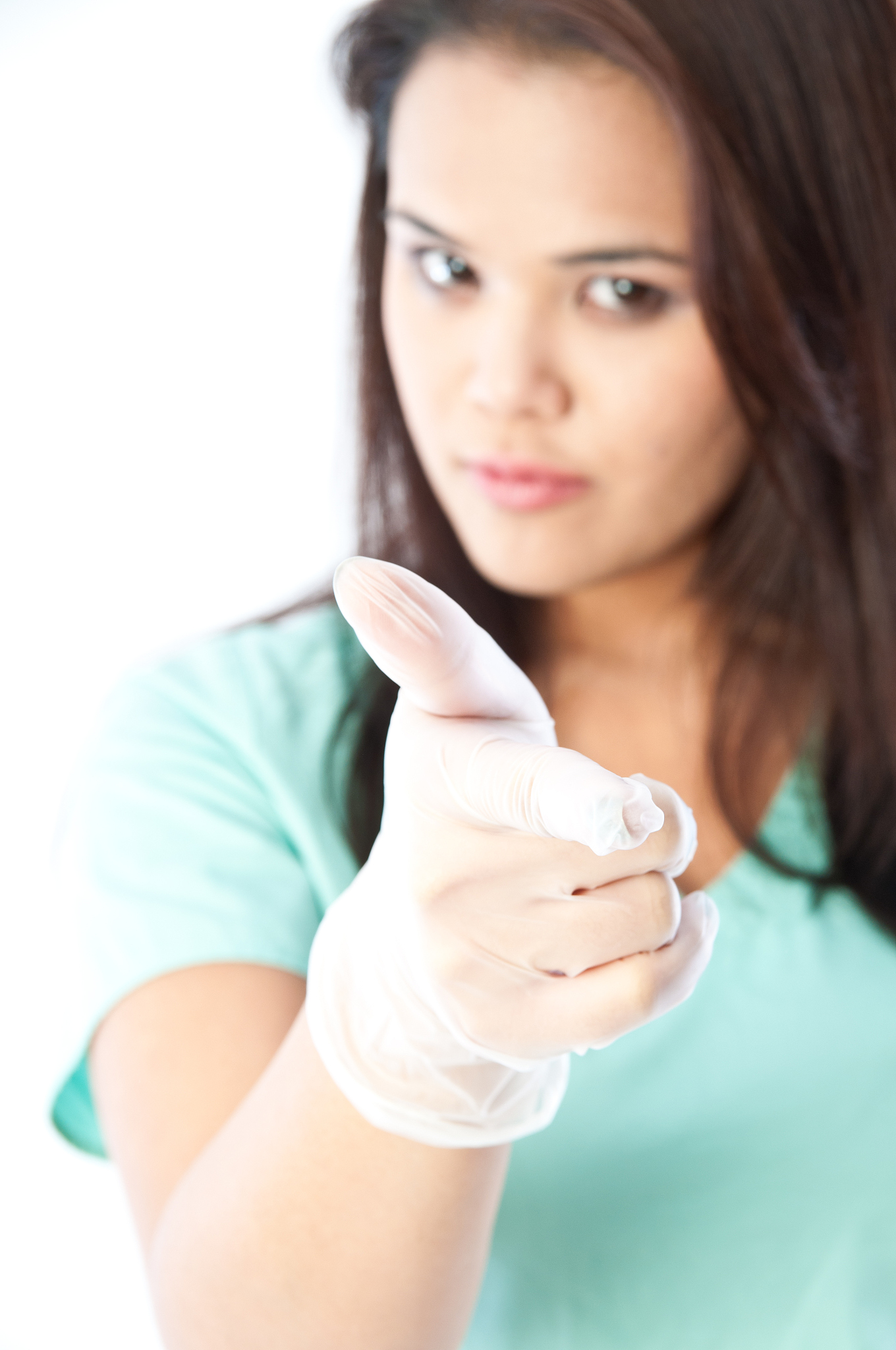 广西初中毕业生可以报考卫校学护士吗？