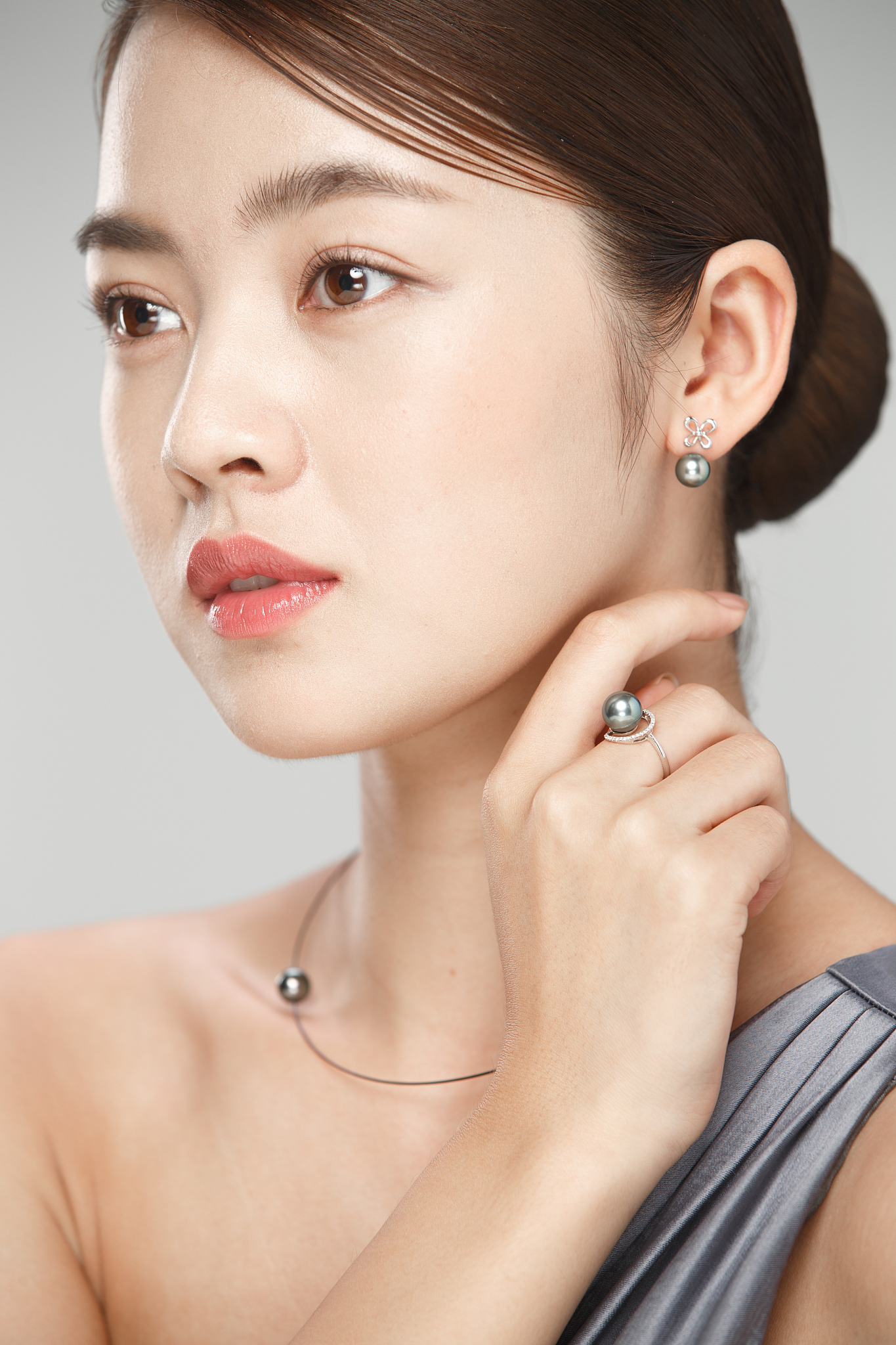 优雅的年轻女士