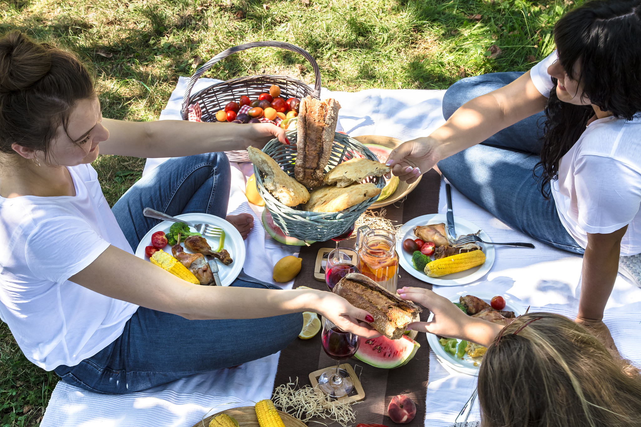翻译为英文：你喜欢野餐吗？