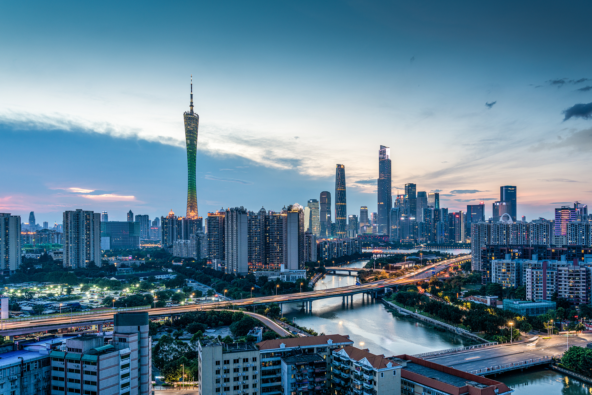 广州考察报告：城市发展与文化魅力的交汇点 - 深入了解广州城市发展模式和文化特色