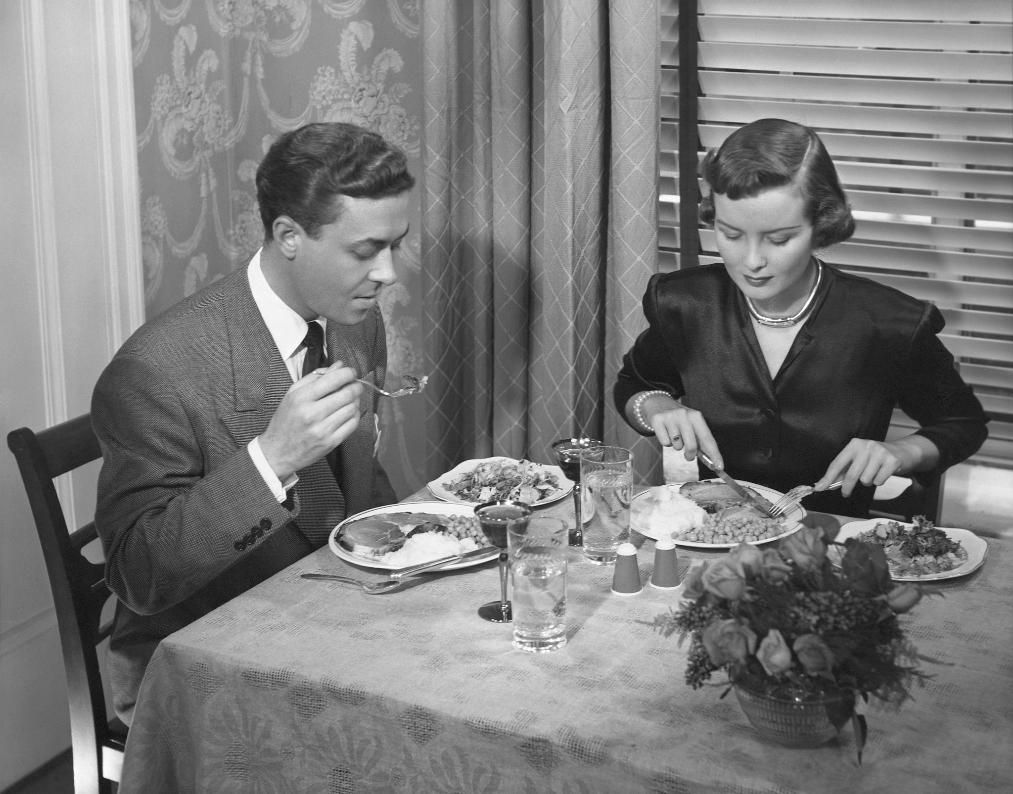 couple having dinner