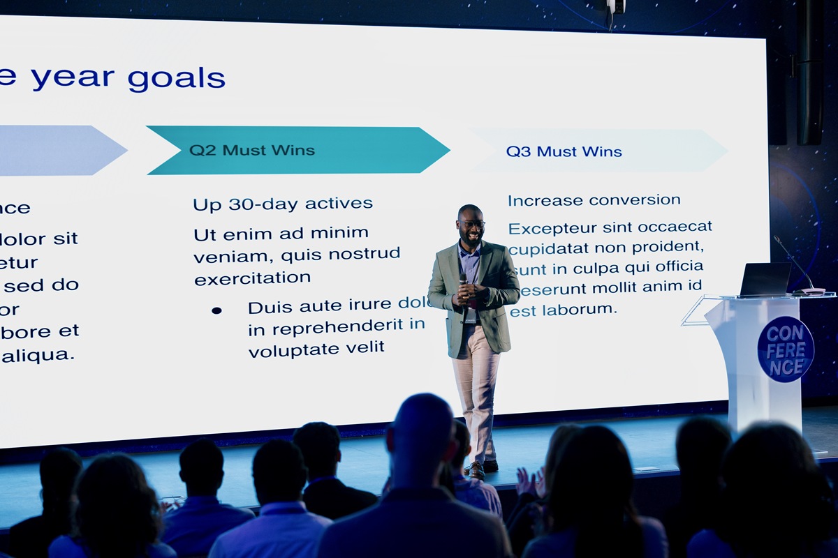 帮我将行业活动翻译成英语