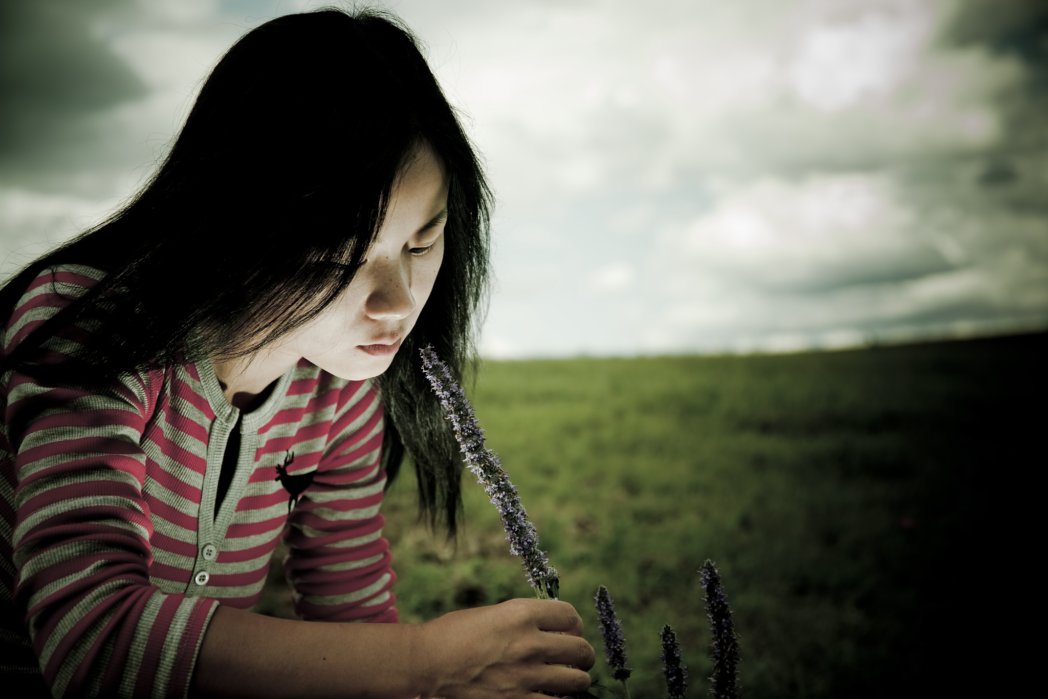 我把她伤的太深了 她走的时候都是舍不得的 然后说处理好自己的事情我们俩都互相想一想吧！到时候你联系我如果我需要人你过来就行到时候回去用别的身份会进来我徒弟说不用了二选一不用选他然后离开没多长时间吧已经就把我删了我十号给他发工资的他已经把我删了好长好长时间没和我说话了以前吧动不动就跟我说话？动不动就跟我说话？天天就想跟我唠嗑现在一个月没搭理我就那天要工资的时候说了那些话