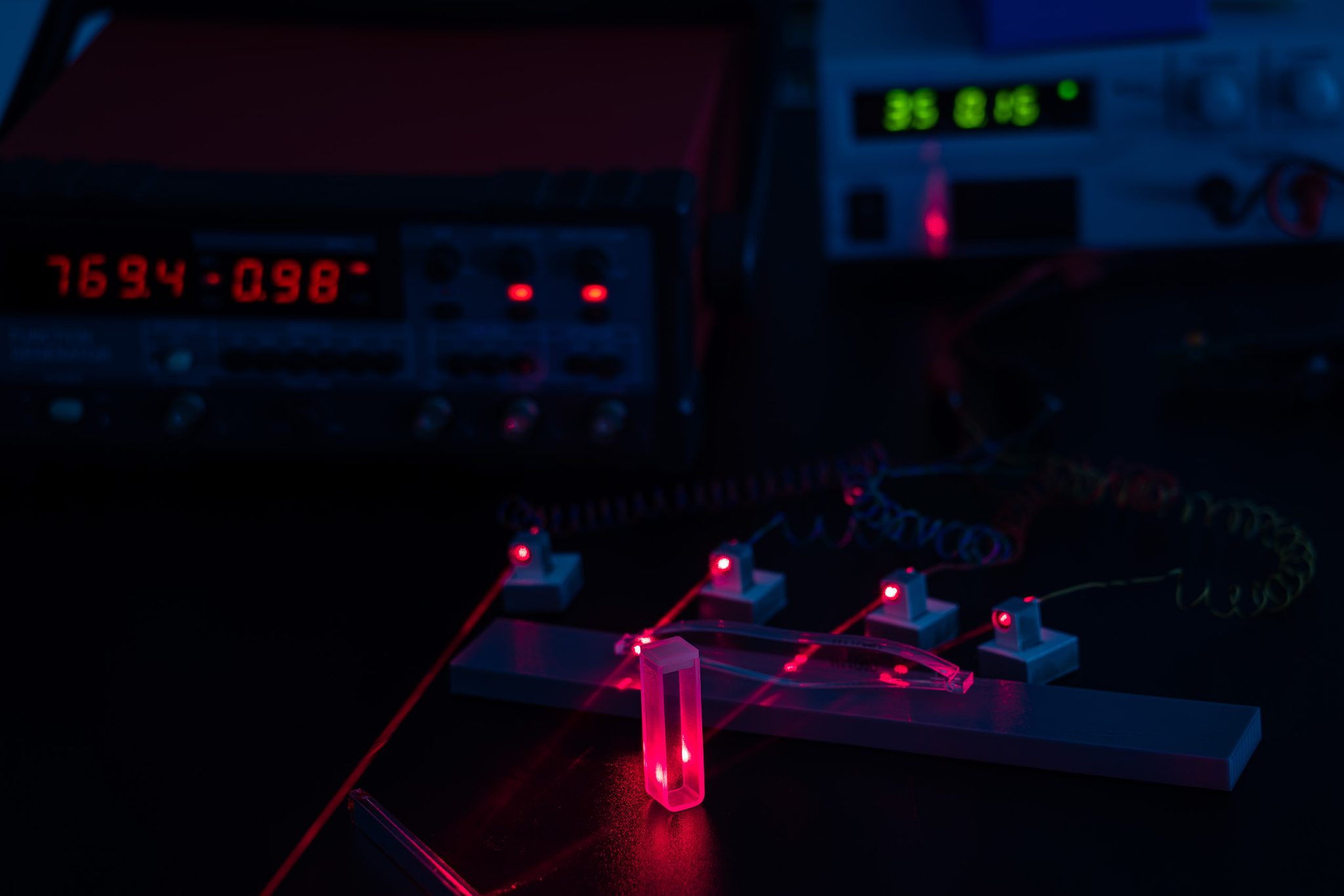 激光与光子学评论 (Laser & Photonics Reviews): 探索光学领域最新进展