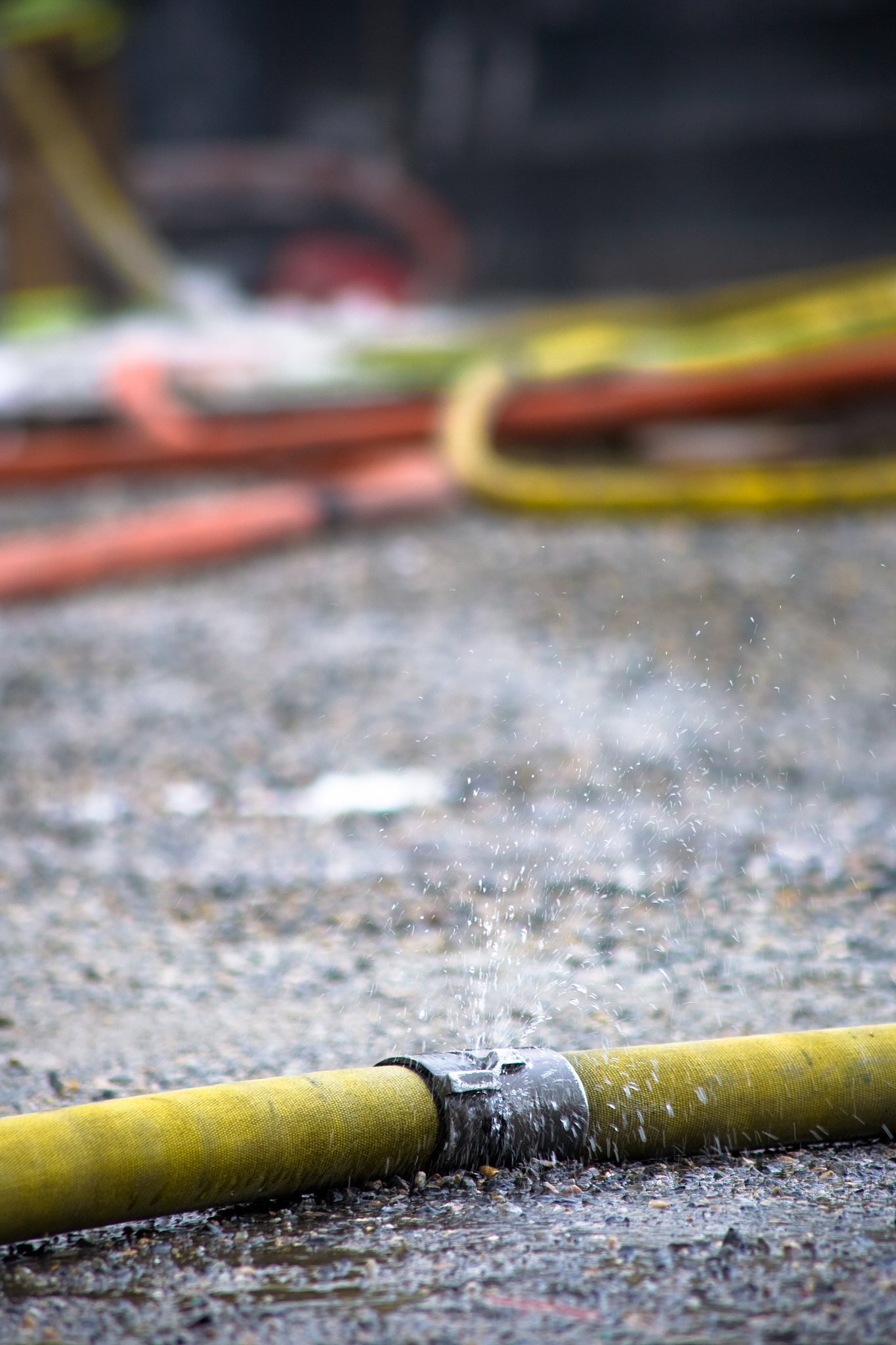 水的 灭火机理为什么是潮湿呢