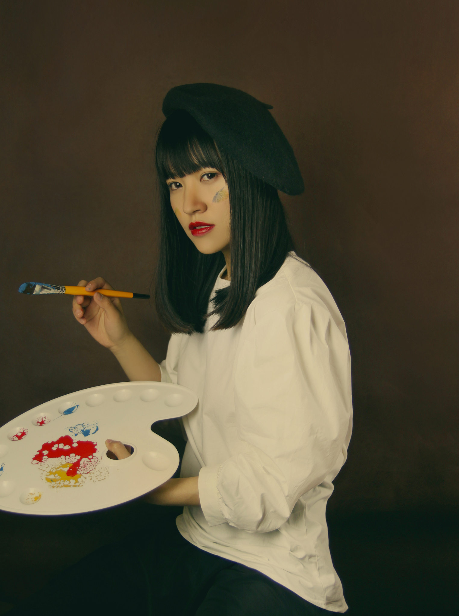 小松菜奈 - 日本女演员、模特，出演《ReLIFE》、《孤独的美食家》等作品