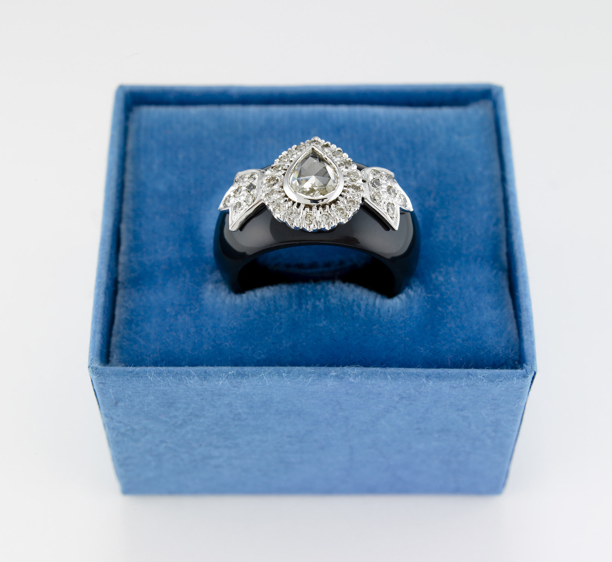 Tiffany&Co：美国珠宝奢侈品牌的传奇