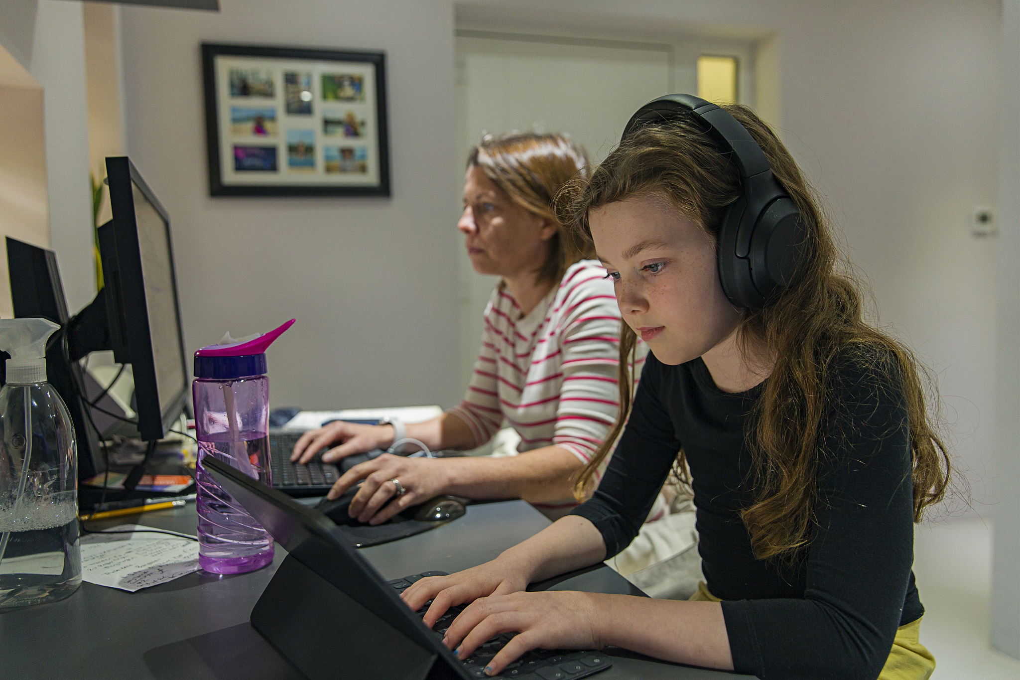 我相信作为一名软件工程师我们不仅要关注技术和产品的发展还要关注与社会和环境的互动。因此我积极参与社会公益和环保活动希望通过自己的努力和行动为社会做出更多的贡献。加50字总之我将继续努力学习和提升自己的能力为公司和客户提供更加优秀的软件产品和服务同时也积极践行社会责任和环保意识为社会做出自己的一份贡献。后面再加60字