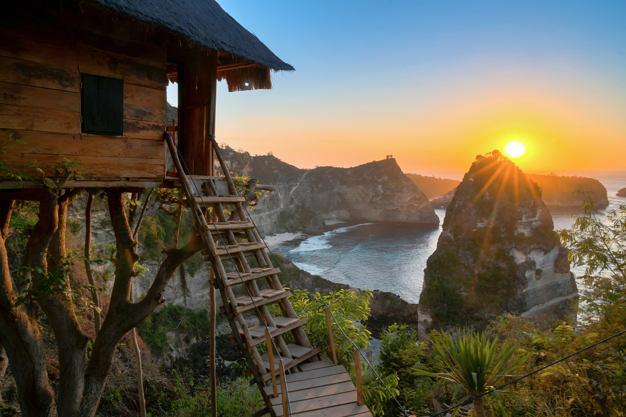 15 Contoh Gotong Royong Individu dan Umum: Dari Sabang hingga Merauke