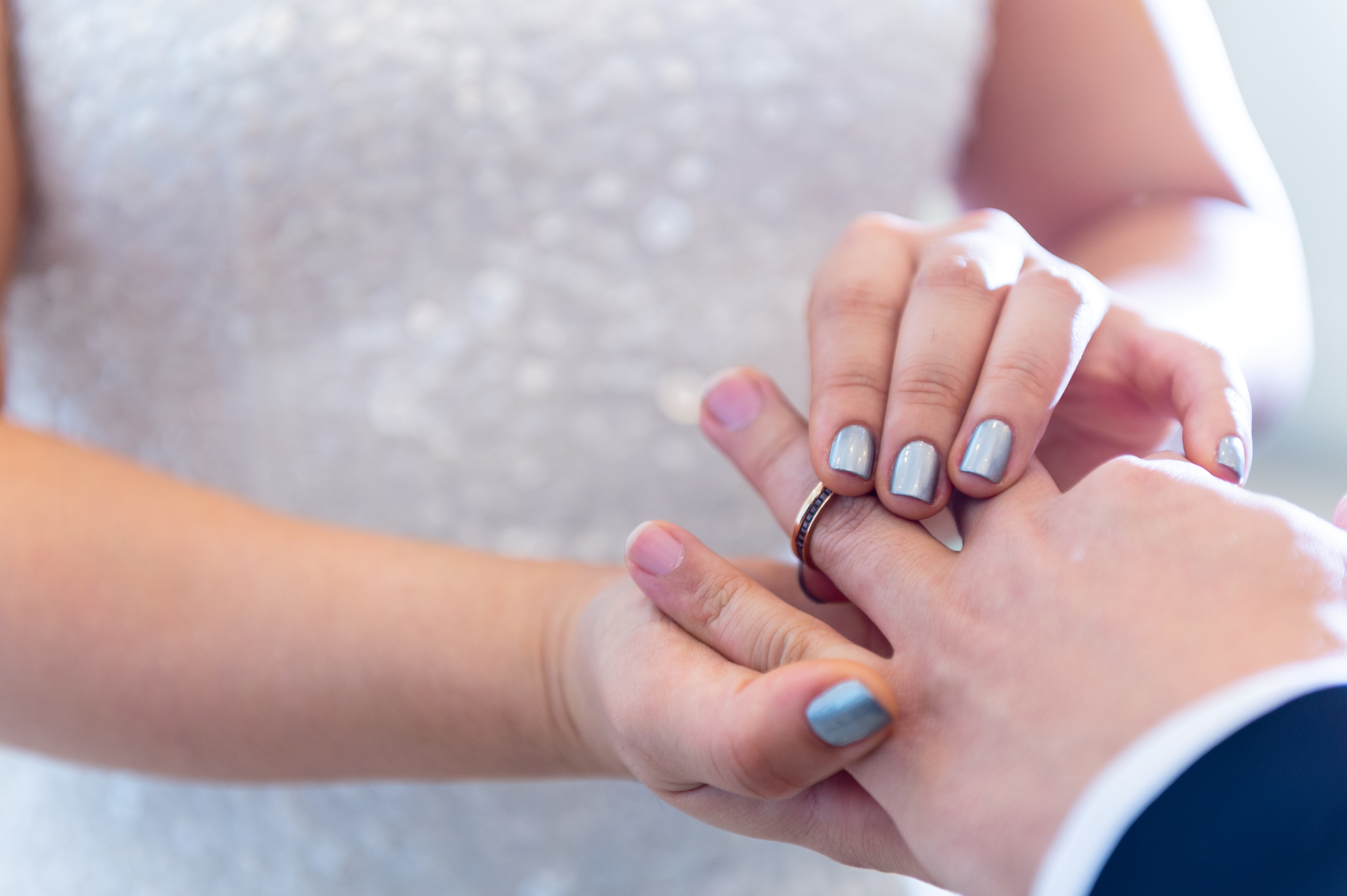 锤纹戒指直播文案：个性魅力，指尖上的点睛之笔