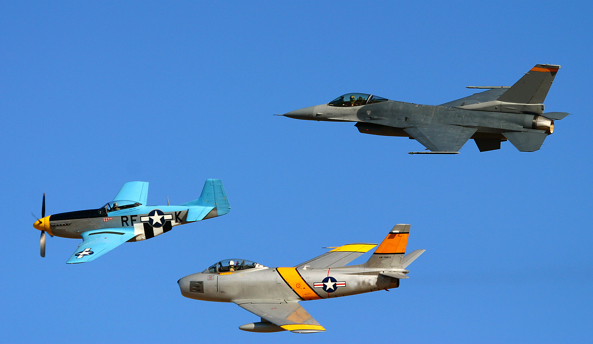 迪迦奥特曼战斗机大盘点：从F-15到龙卷风，哪款是你的最爱？