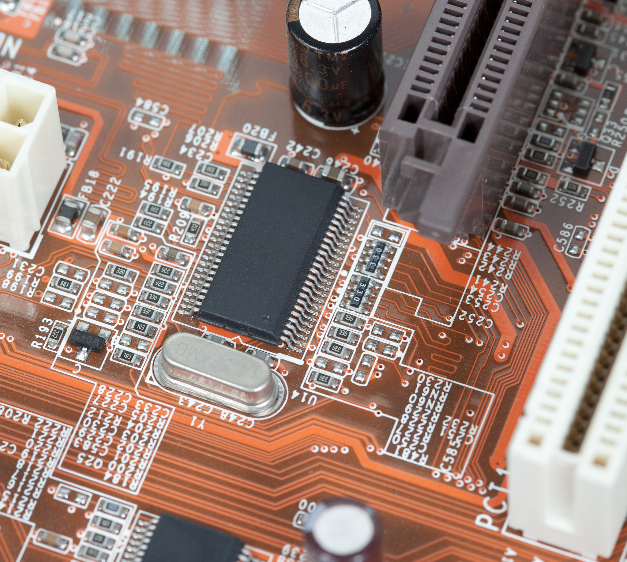 简答题 ：PCI设备的热插拔需要哪些支持？